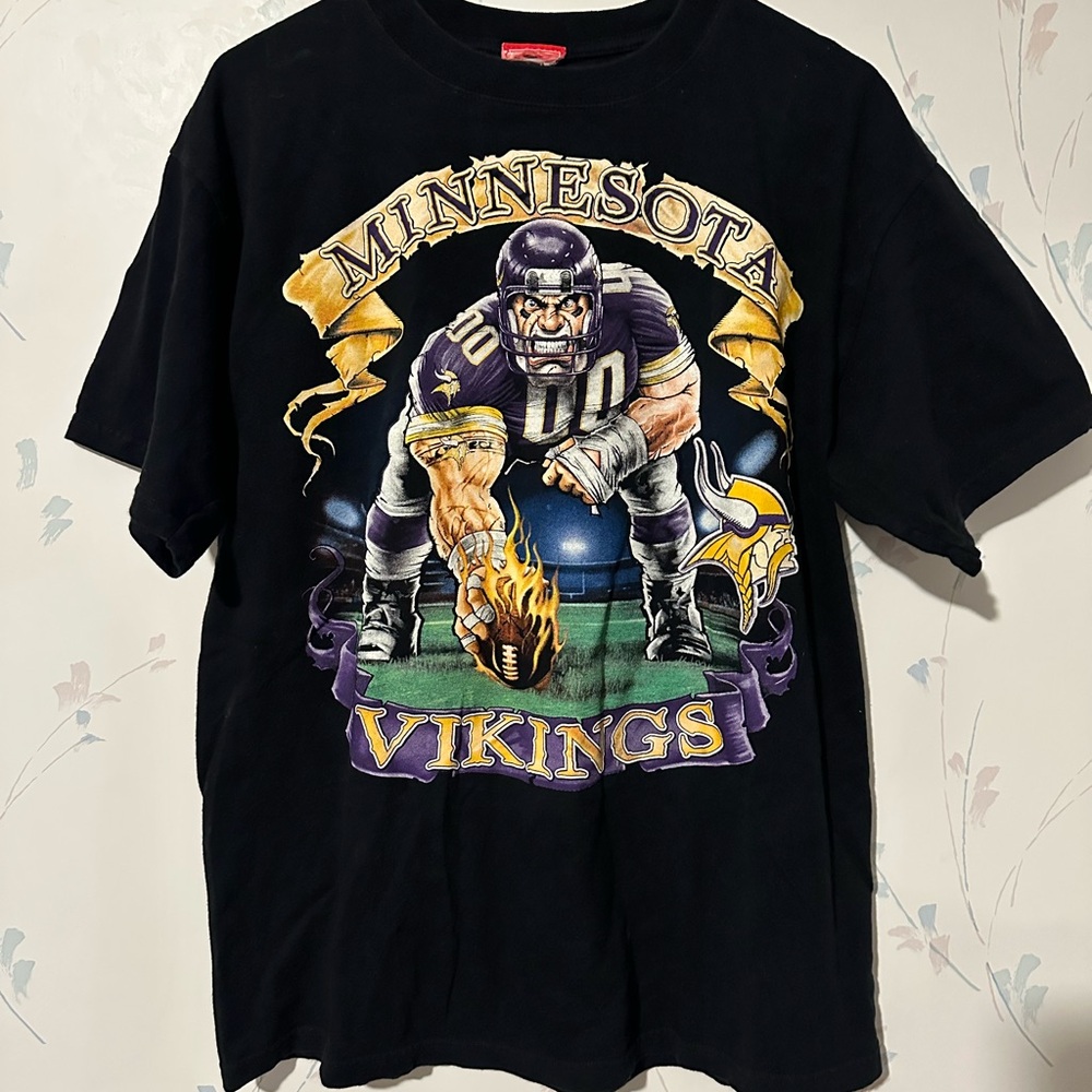 Vintage Minnesota Vikings NFL Graphic Tee – Black Football Shirt NO TAG Fits L